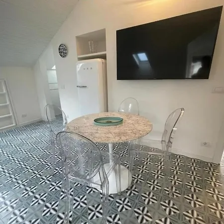 شقة 5 Minuti Dal Mare Elegante Mansarda